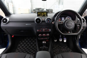 S1スポーツバック 4WD 6MT