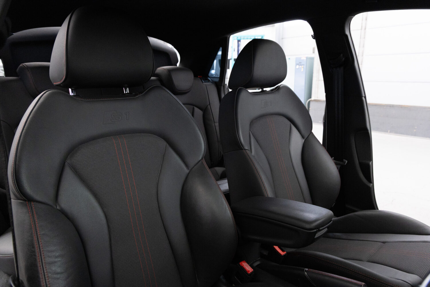 S1スポーツバック 4WD 6MT