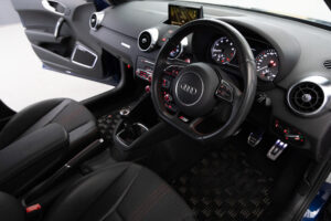 S1スポーツバック 4WD 6MT