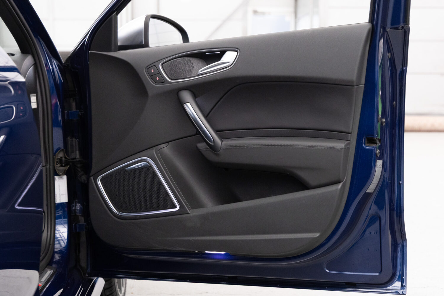 S1スポーツバック 4WD 6MT