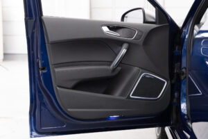 S1スポーツバック 4WD 6MT