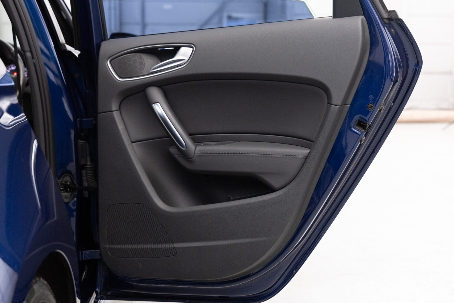 S1スポーツバック 4WD 6MT