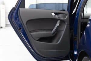 S1スポーツバック 4WD 6MT