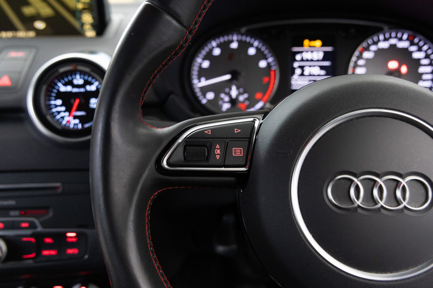 S1スポーツバック 4WD 6MT