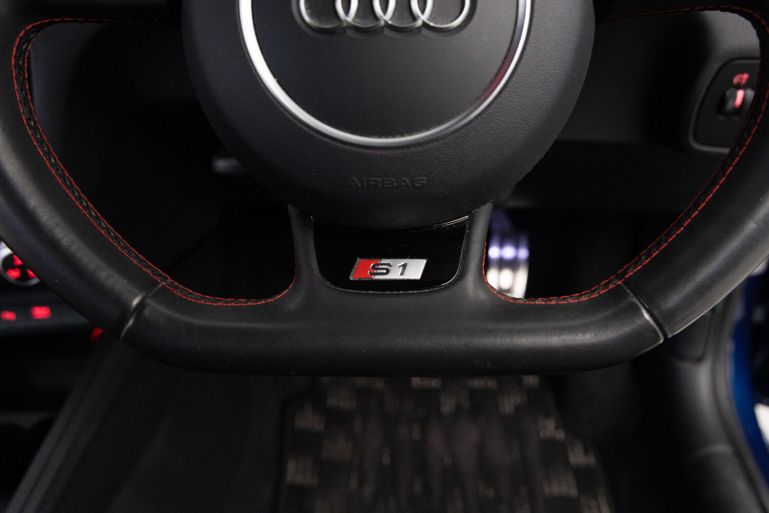 S1スポーツバック 4WD 6MT