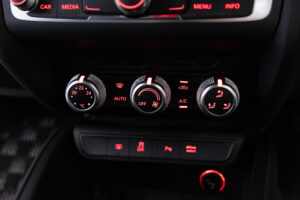 S1スポーツバック 4WD 6MT