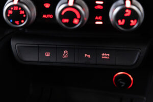 S1スポーツバック 4WD 6MT