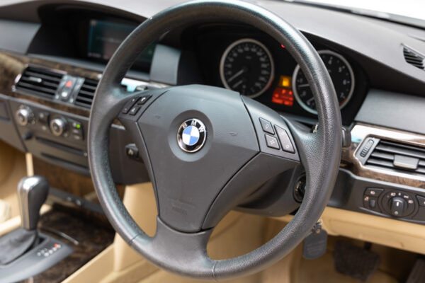 BMW 5シリーズ 530iハイライン