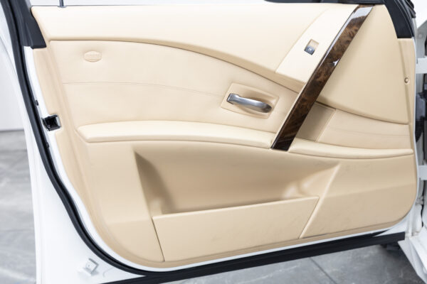 BMW 5シリーズ 530iハイライン