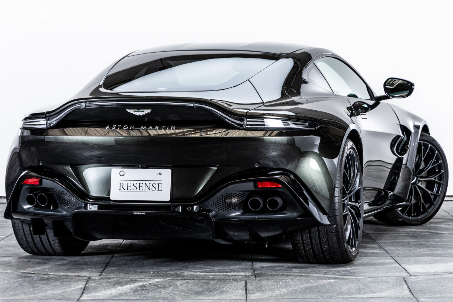 ヴァンテージ 110th Anniversary Midnight edition