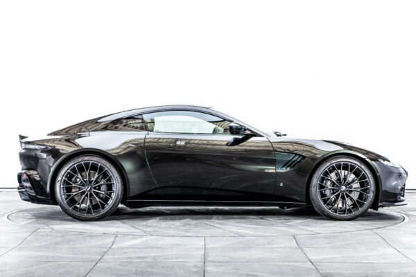 ヴァンテージ 110th Anniversary Midnight edition