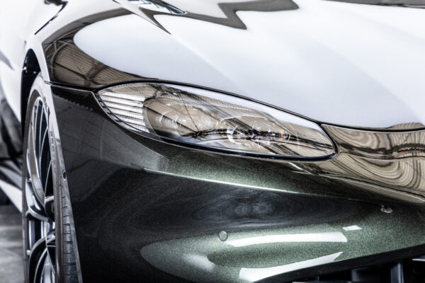 ヴァンテージ 110th Anniversary Midnight edition