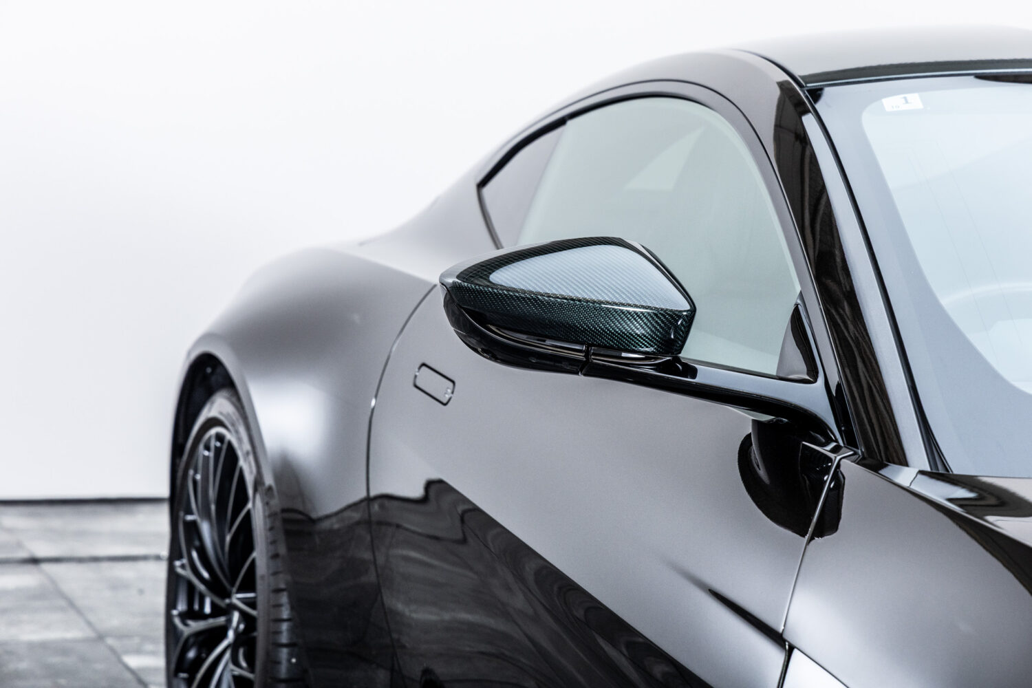 ヴァンテージ 110th Anniversary Midnight edition