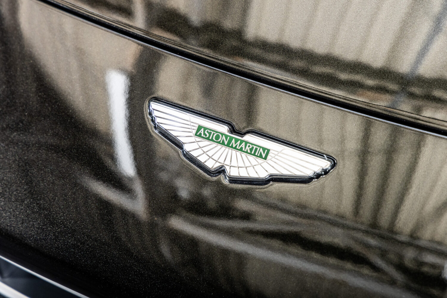 ヴァンテージ 110th Anniversary Midnight edition