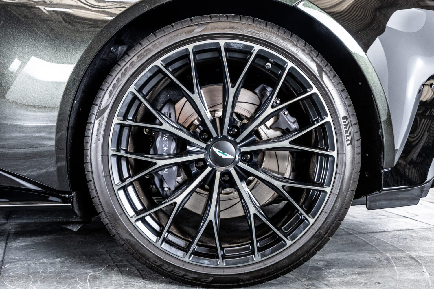 ヴァンテージ 110th Anniversary Midnight edition