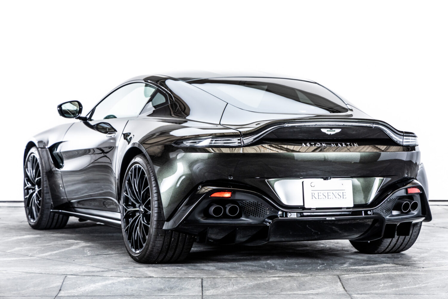 ヴァンテージ 110th Anniversary Midnight edition
