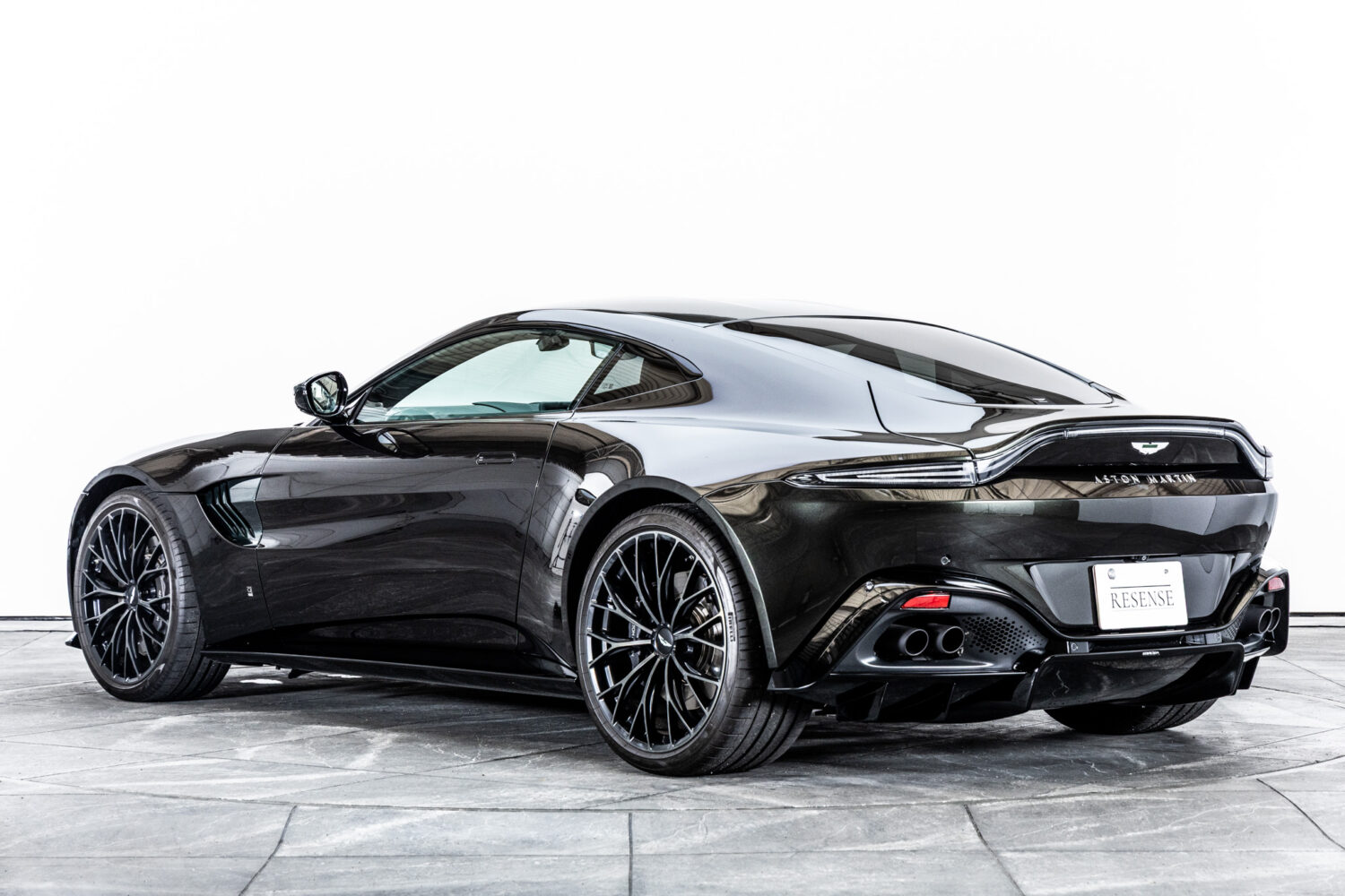 ヴァンテージ 110th Anniversary Midnight edition