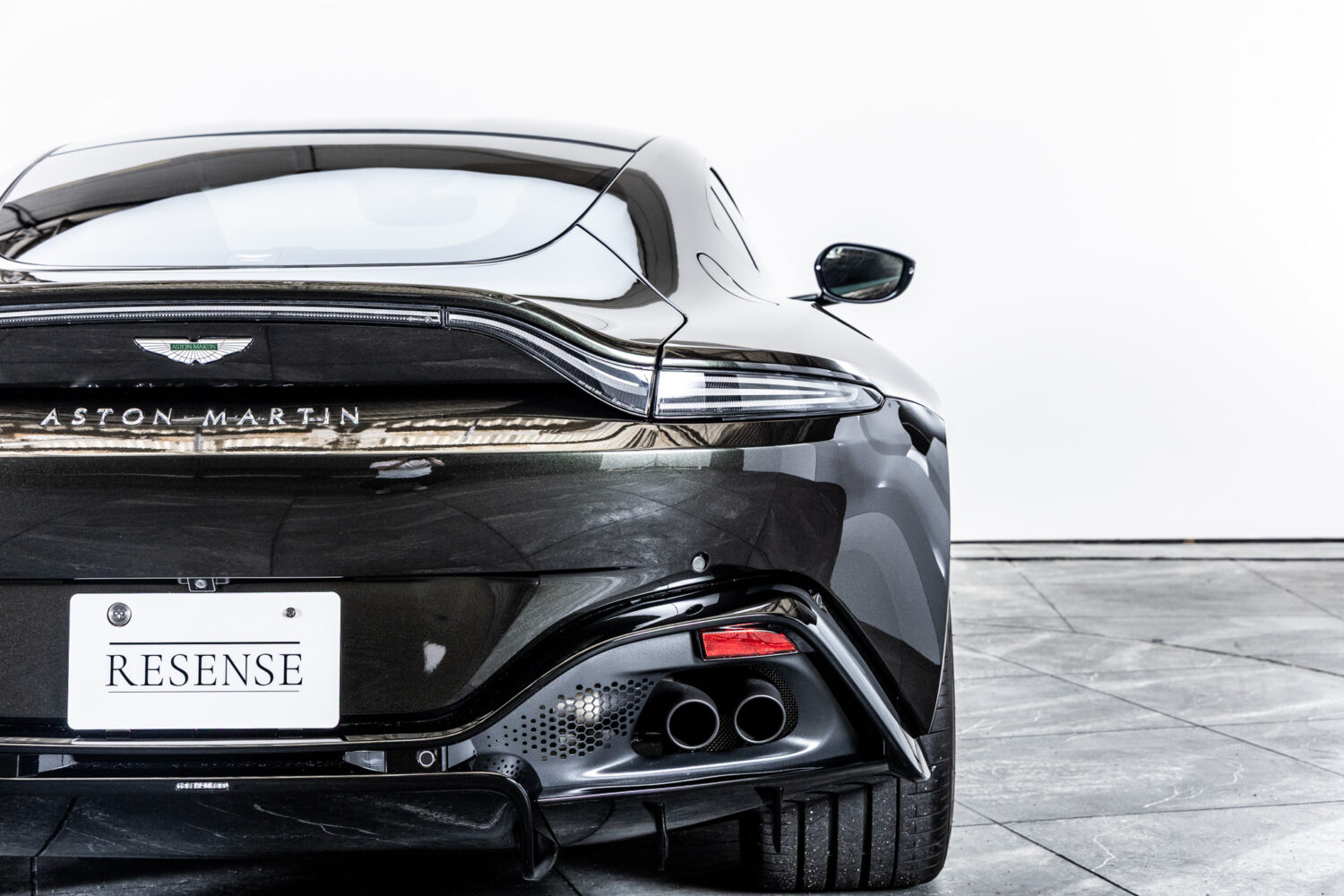 ヴァンテージ 110th Anniversary Midnight edition