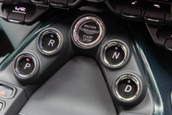 ヴァンテージ 110th Anniversary Midnight edition