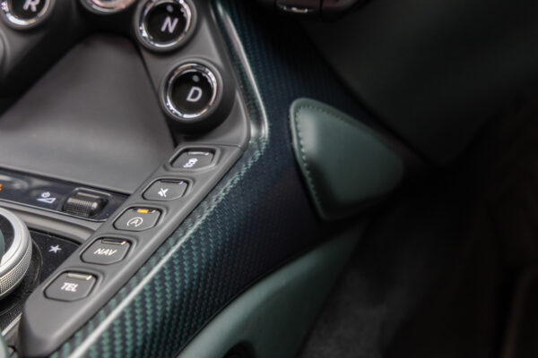 ヴァンテージ 110th Anniversary Midnight edition