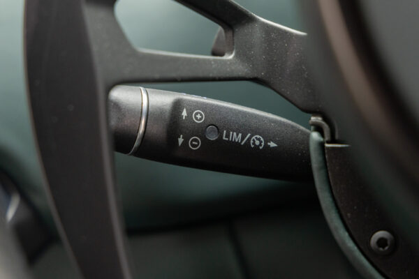 ヴァンテージ 110th Anniversary Midnight edition