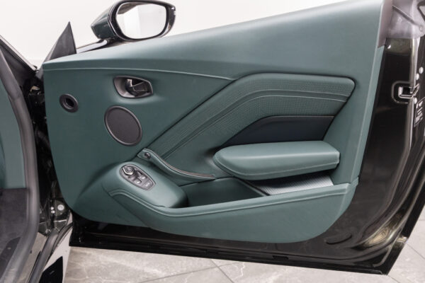ヴァンテージ 110th Anniversary Midnight edition