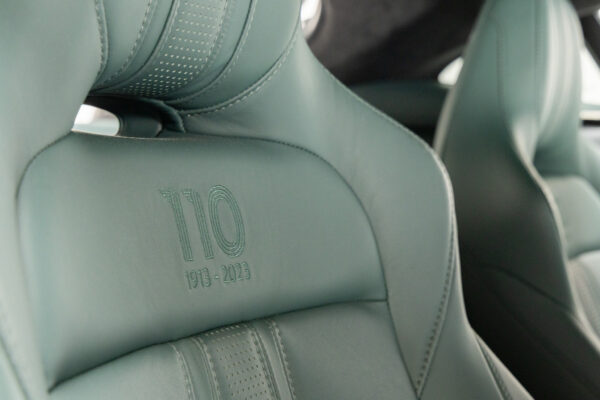 ヴァンテージ 110th Anniversary Midnight edition