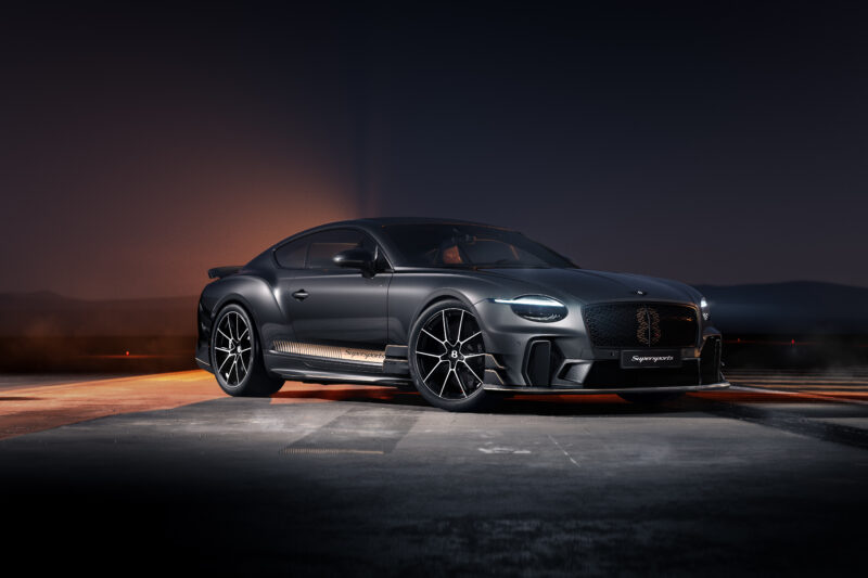 究極のドライビングを ベントレー・コンチネンタルGT 世界限定500台の2シーター