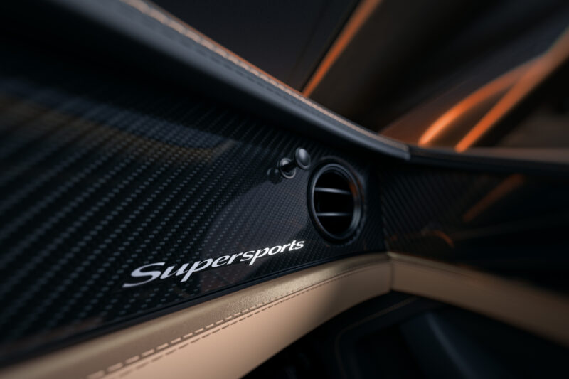究極のドライビングを ベントレー・コンチネンタルGT 世界限定500台の2シーター