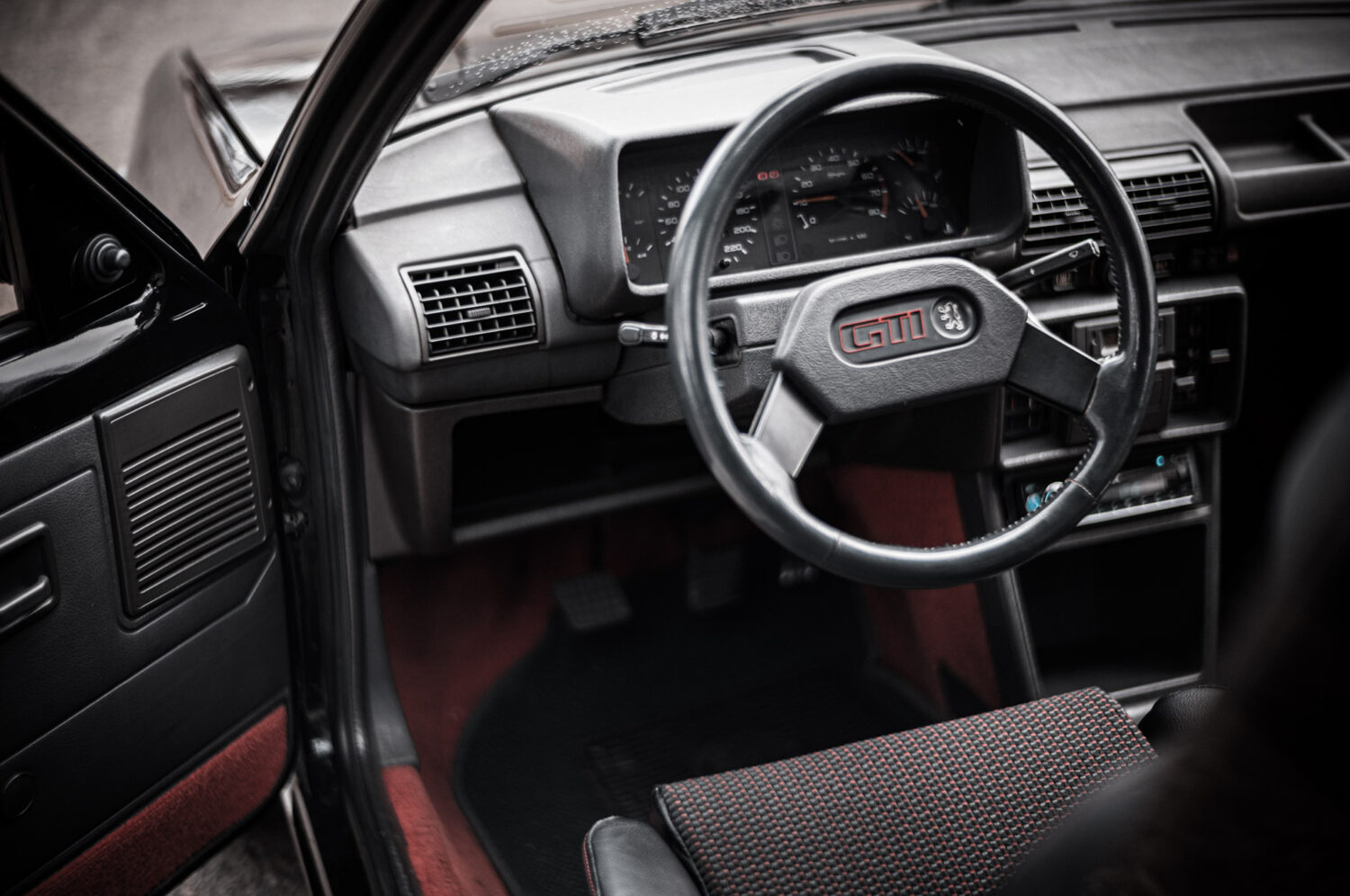 プジョー・205GTI(FF/5MT)ホットハッチのテロワール(後編)