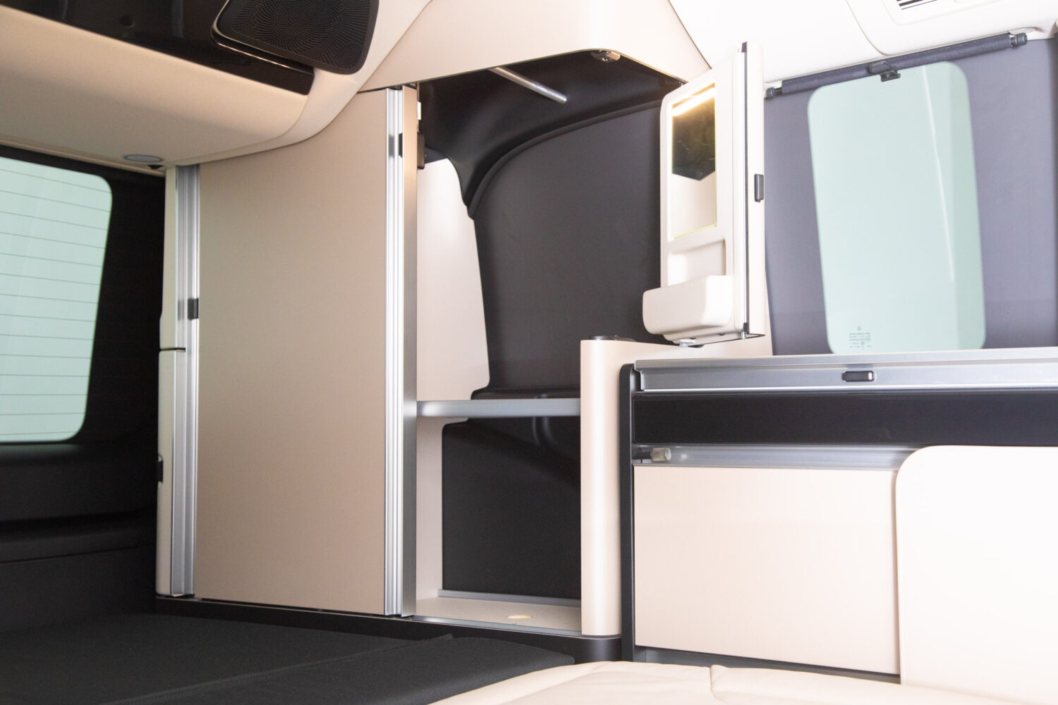 Vクラス BRABUS マルコポーロ D30 4×4 キャンパー