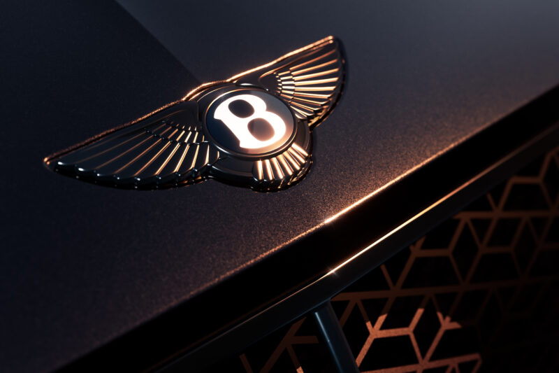 究極のドライビングを　ベントレー・コンチネンタルGT　世界限定500台の2シーター