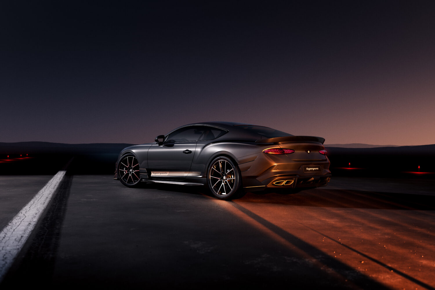 究極のドライビングを ベントレー・コンチネンタルGT 世界限定500台の2シーター