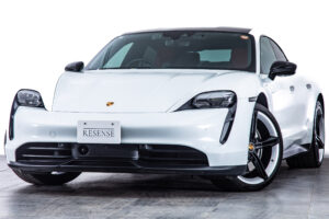 タイカン 4SパフォーマンスBattery+ 4シート4WD