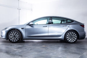 テスラ モデル3 RWD