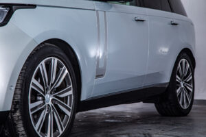 レンジローバー オートバイオグラフィー D300 スタンダードホイールベース 4WD