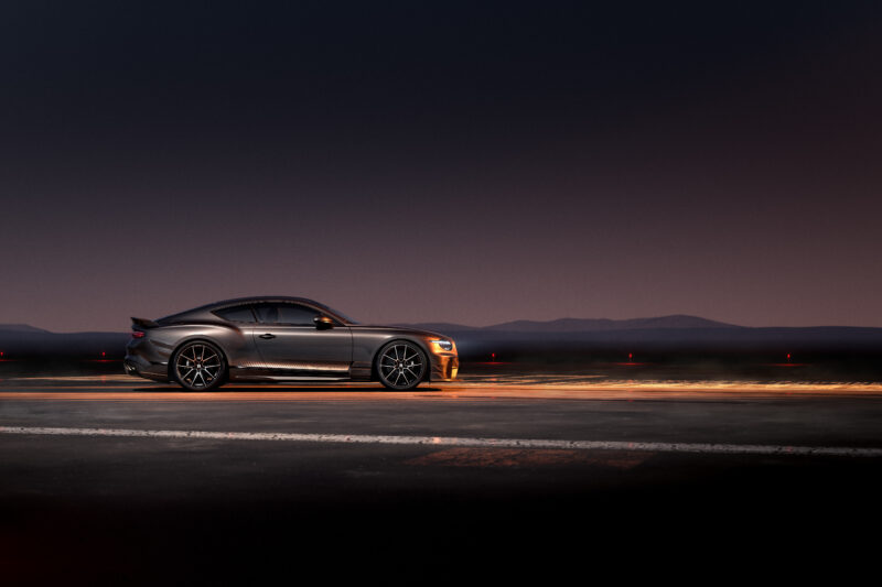 究極のドライビングを ベントレー・コンチネンタルGT 世界限定500台の2シーター