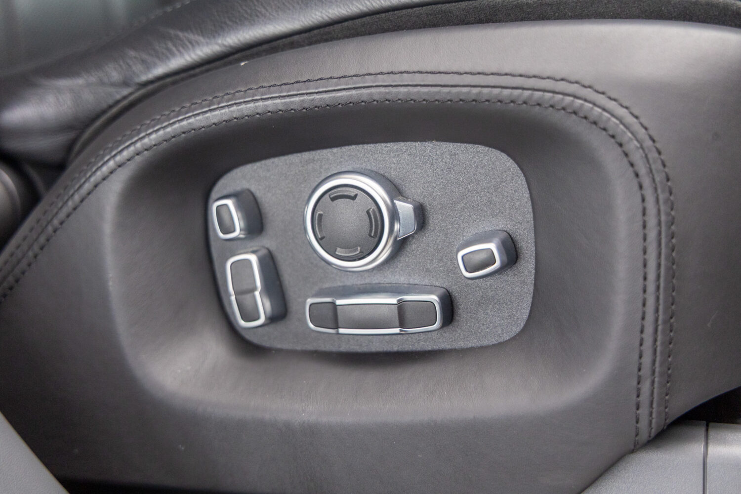 レンジローバー SVオートバイオグラフィー ロングホイールベース