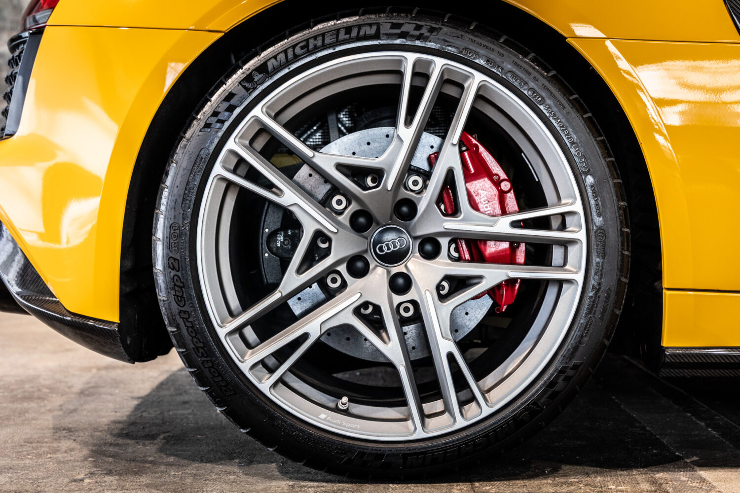 R8 V10 パフォーマンス 5.2 FSI クワトロ Sトロニック