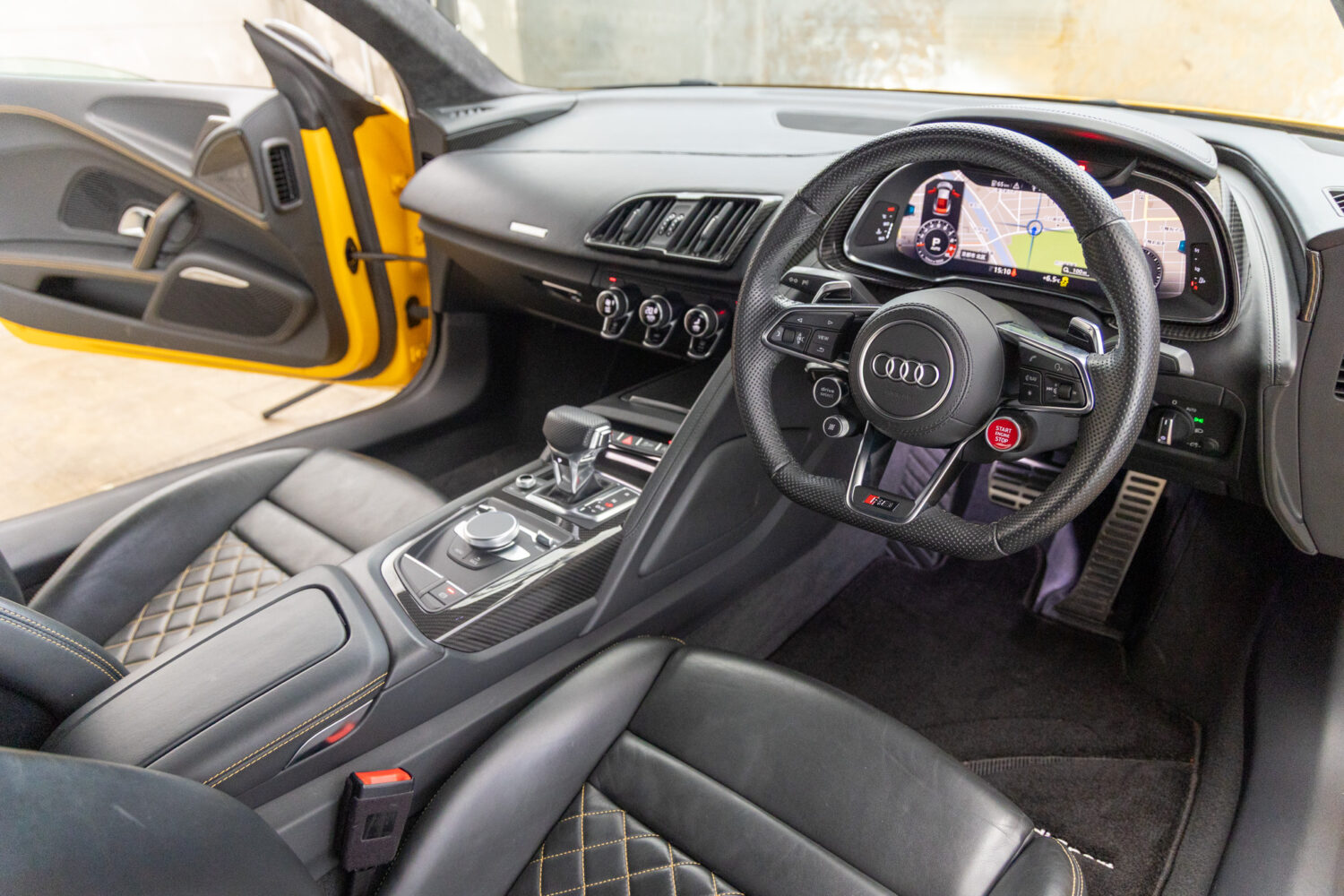 R8 V10 パフォーマンス 5.2 FSI クワトロ Sトロニック