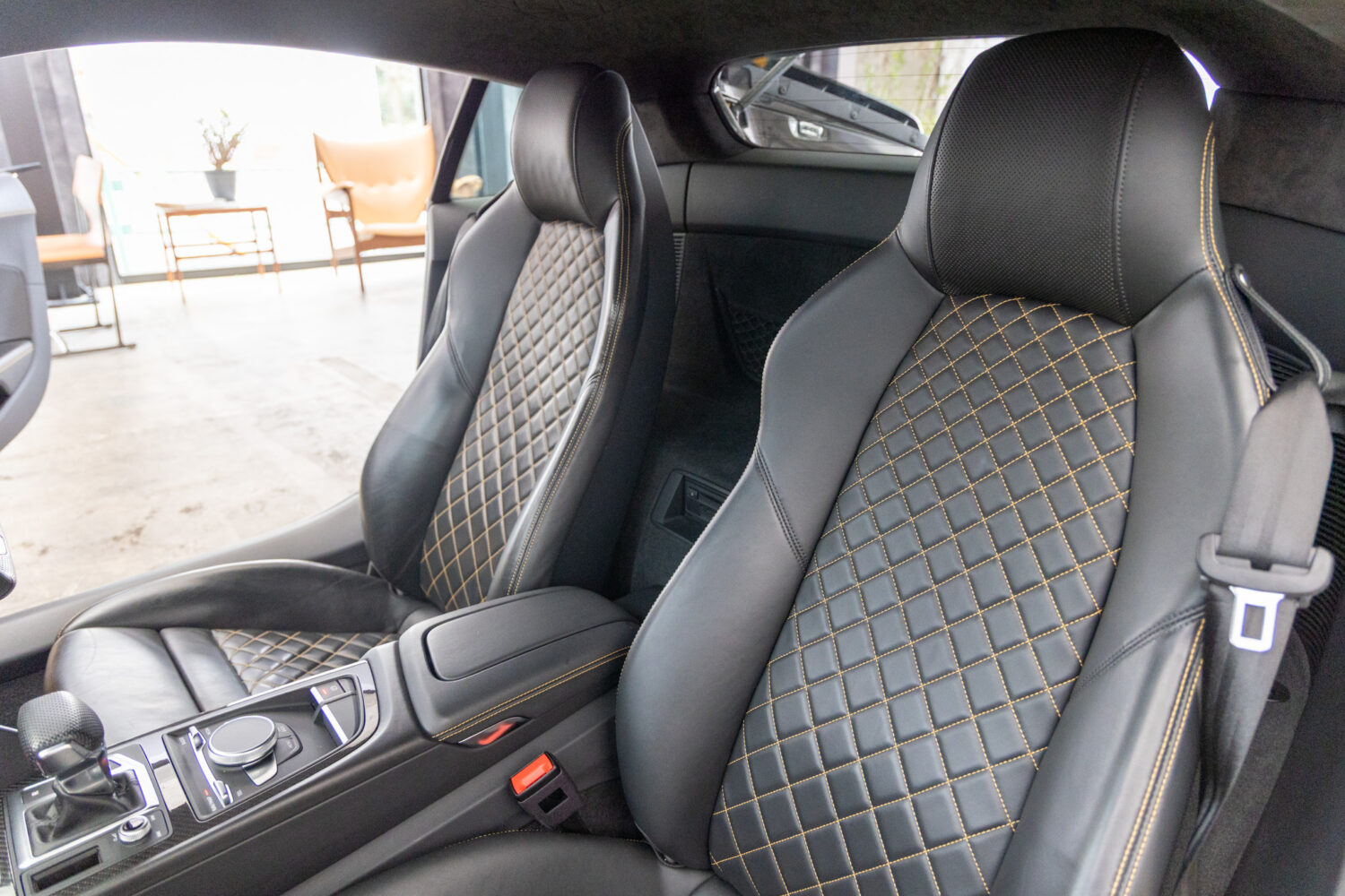 R8 V10 パフォーマンス 5.2 FSI クワトロ Sトロニック