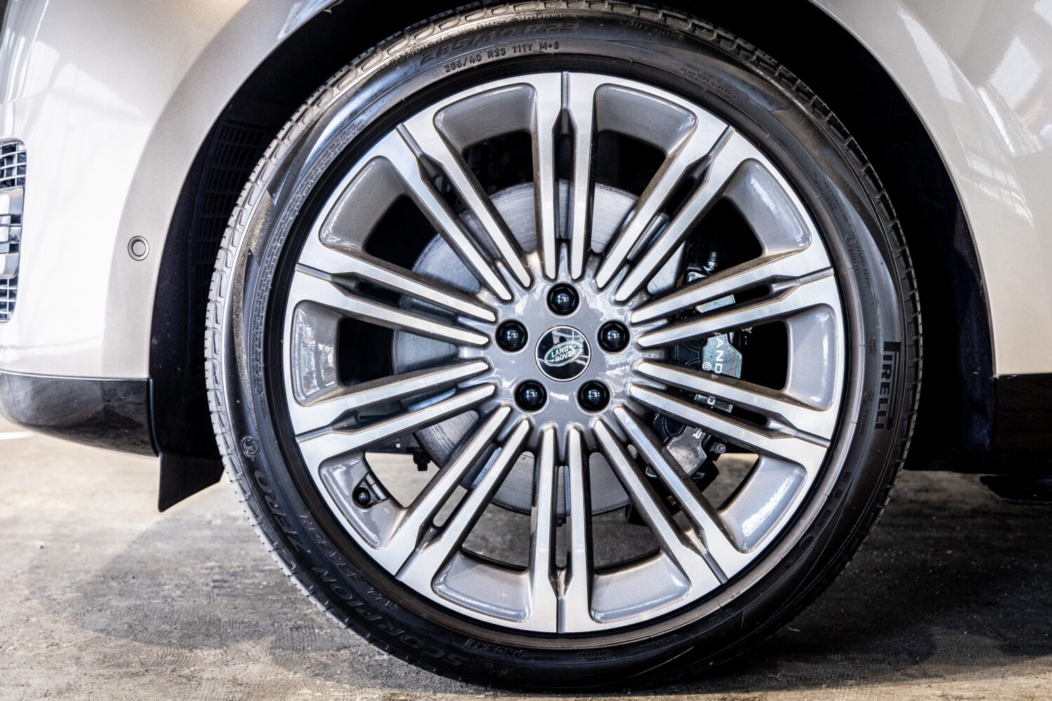 レンジローバー オートバイオグラフィー P530 LWB 7人乗り