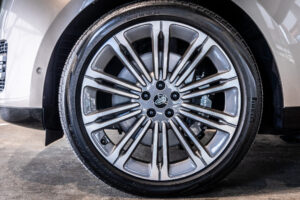 レンジローバー オートバイオグラフィー P530 LWB 7人乗り