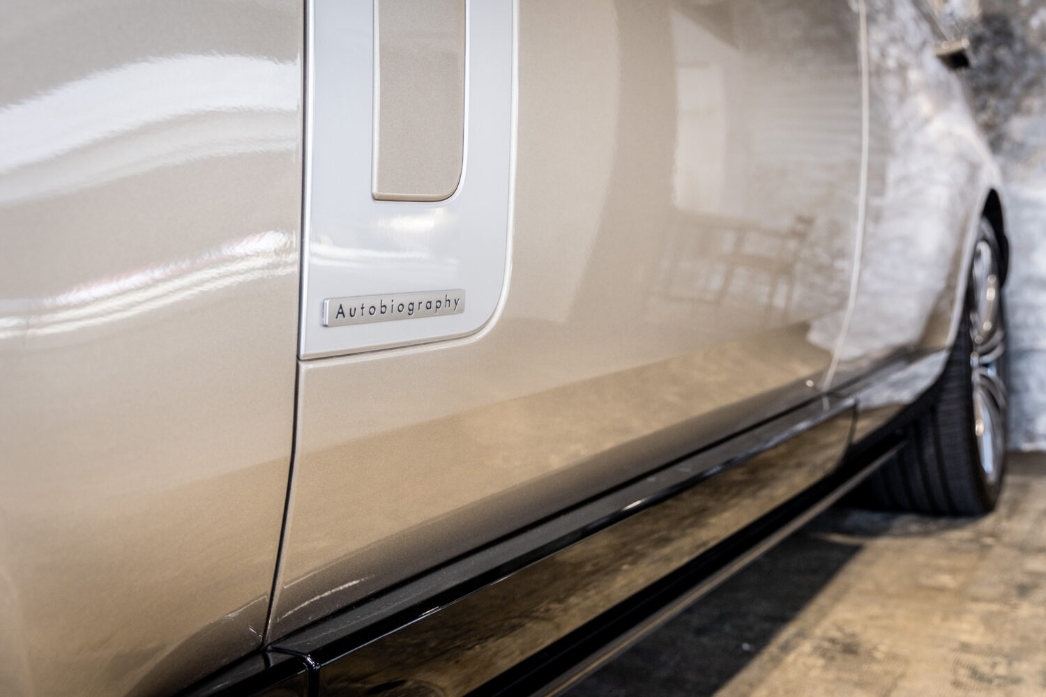 レンジローバー オートバイオグラフィー P530 LWB 7人乗り