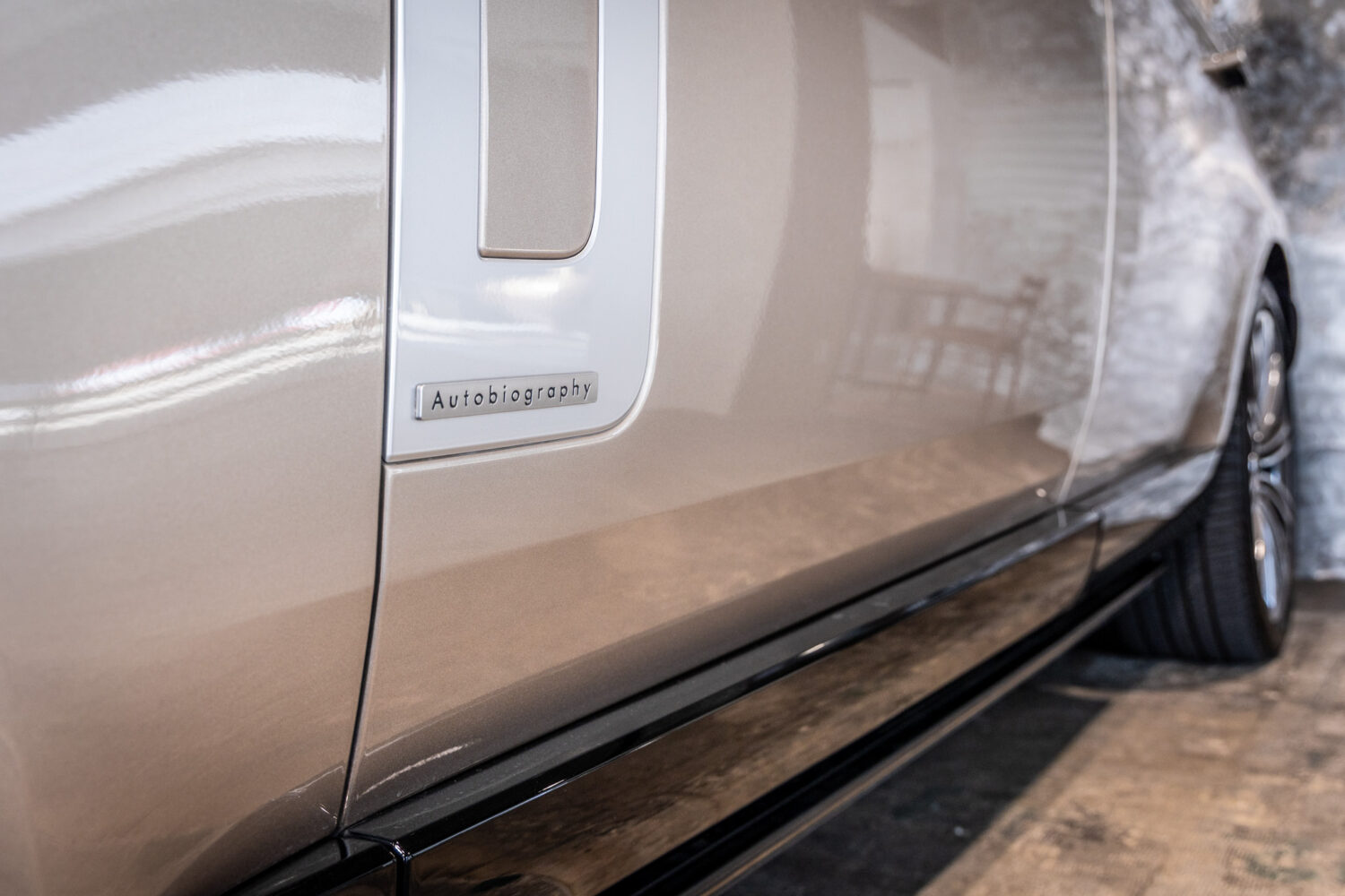 レンジローバー オートバイオグラフィー P530 LWB 7人乗り