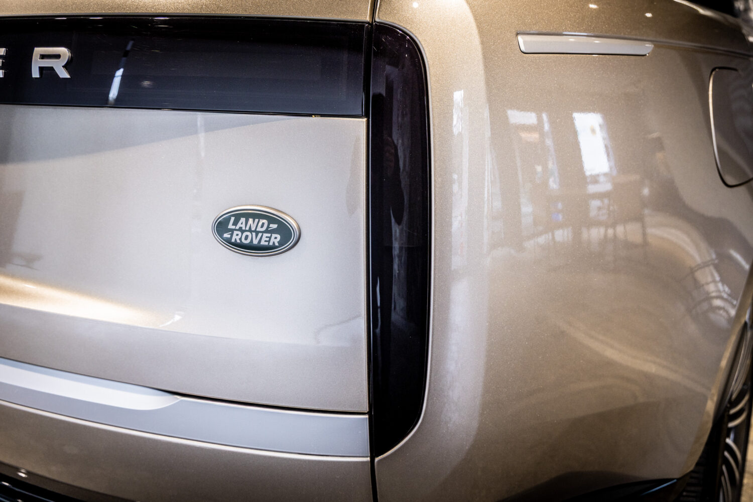 レンジローバー オートバイオグラフィー P530 LWB 7人乗り