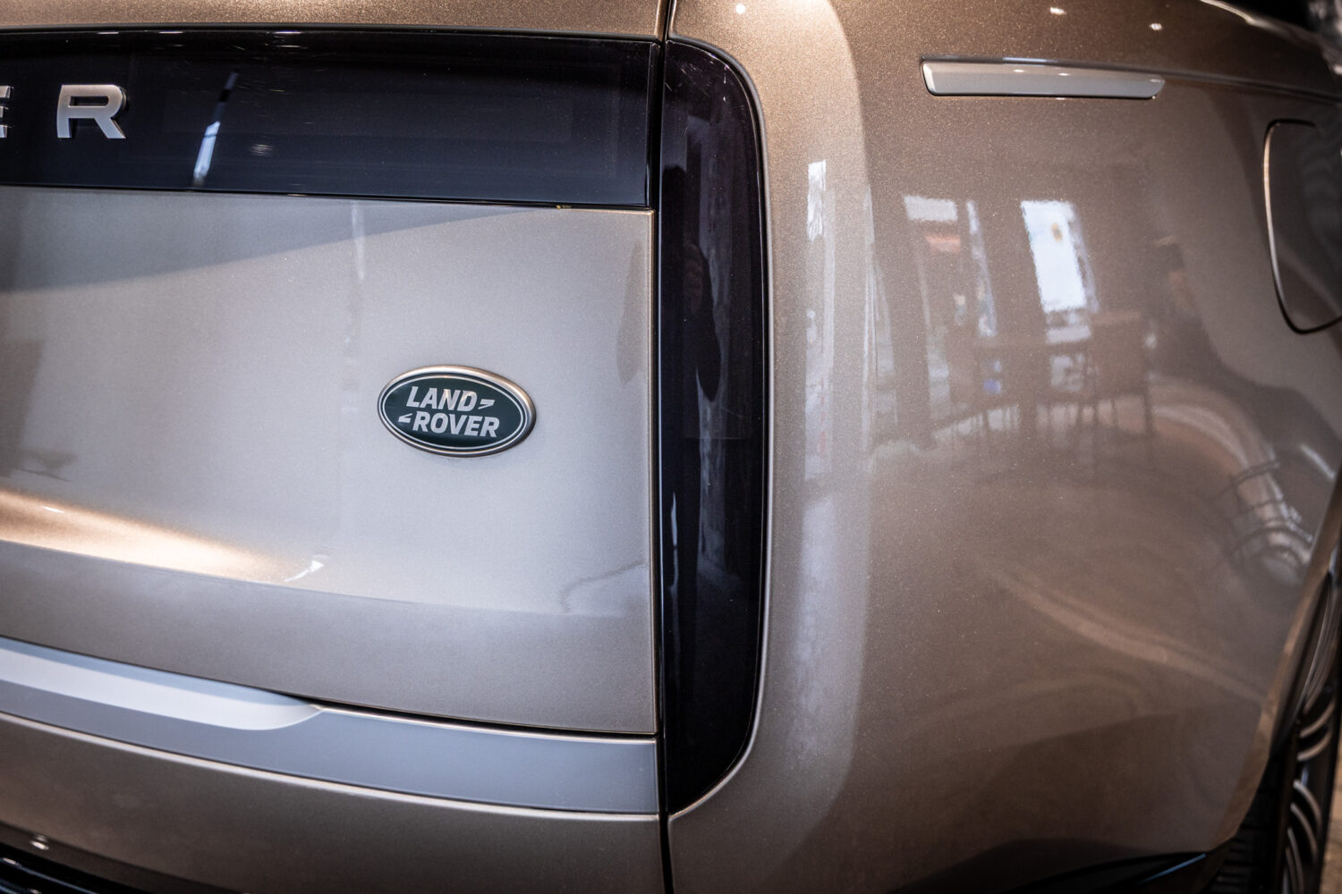 レンジローバー オートバイオグラフィー P530 LWB 7人乗り