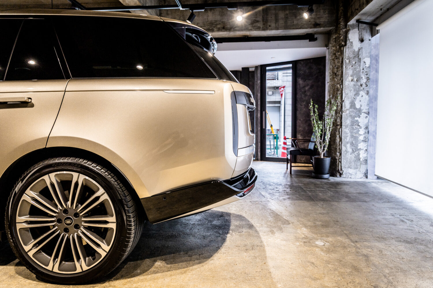 レンジローバー オートバイオグラフィー P530 LWB 7人乗り