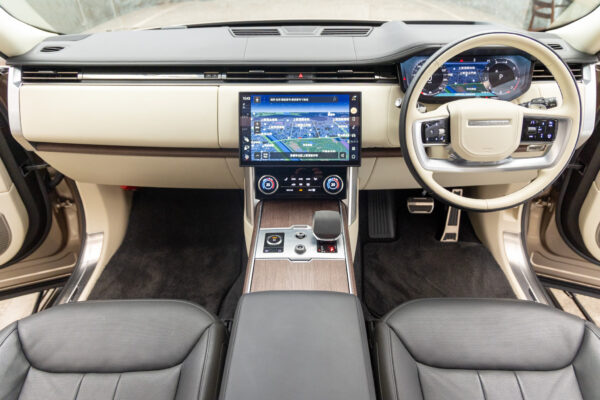 レンジローバー オートバイオグラフィー P530 LWB 7人乗り