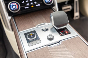 レンジローバー オートバイオグラフィー P530 LWB 7人乗り